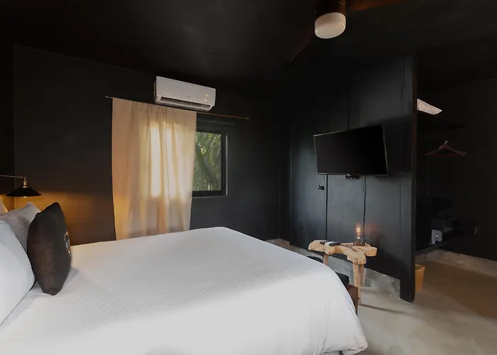 Aroma & Club Hotel
