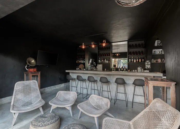 Hotel Aroma & Club 3*