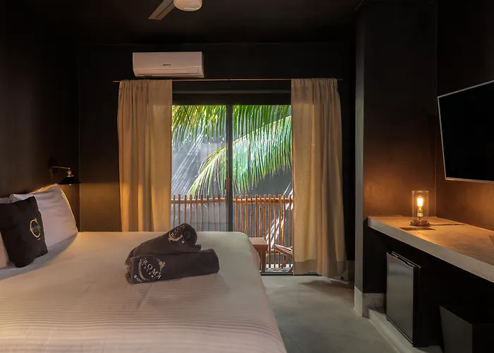 Aroma & Club Hotel