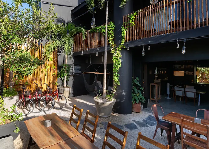 Hotel Aroma & Club 3*