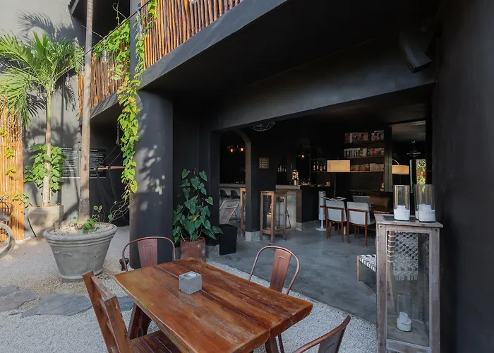Hotel Aroma & Club